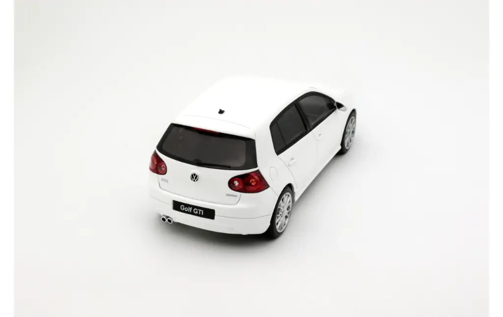 volkswagen-golf-v-gti-edition-30-candy-white-lb9a-2007 (6).webp