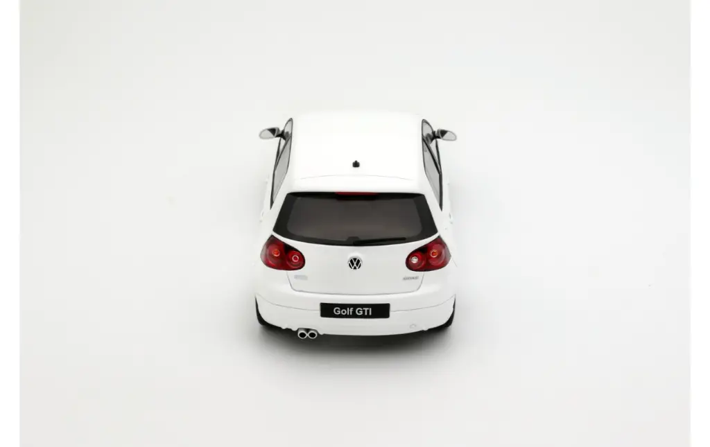 volkswagen-golf-v-gti-edition-30-candy-white-lb9a-2007 (8).webp