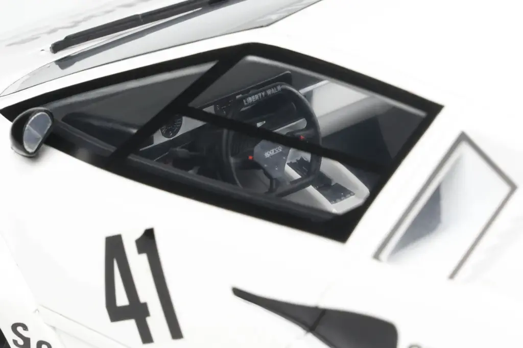gt518-lb-works-countach-white-gts-5.webp