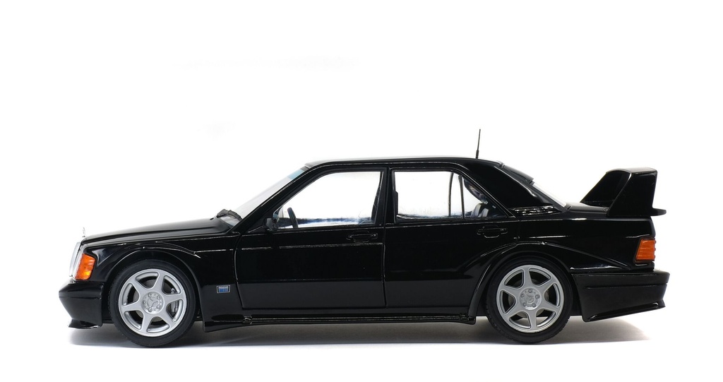 1:18 MERCEDES-BENZ 190 EVO II (W201) - 1990
