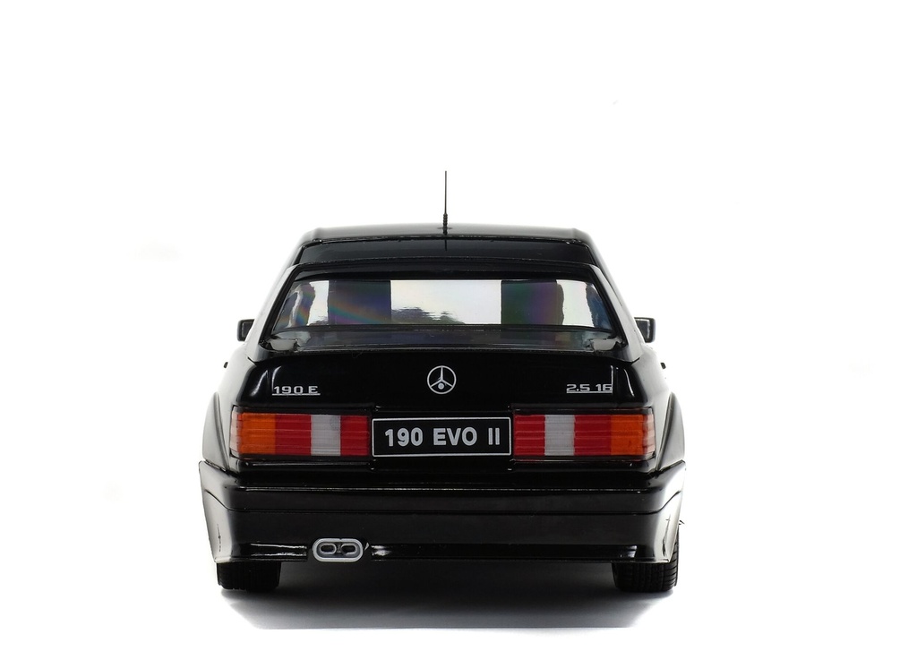 1:18 MERCEDES-BENZ 190 EVO II (W201) - 1990