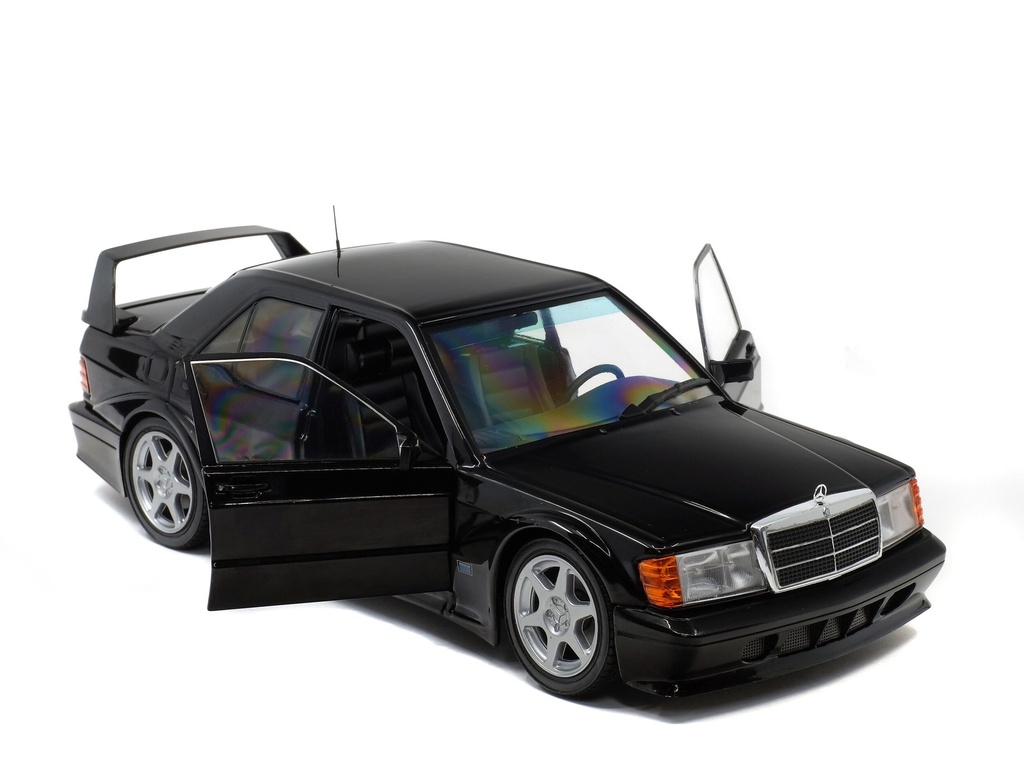1:18 MERCEDES-BENZ 190 EVO II (W201) - 1990