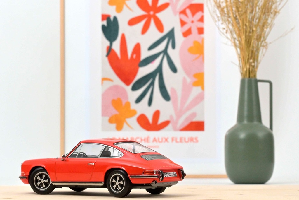 1:18 PORSCHE 911 S - 1970