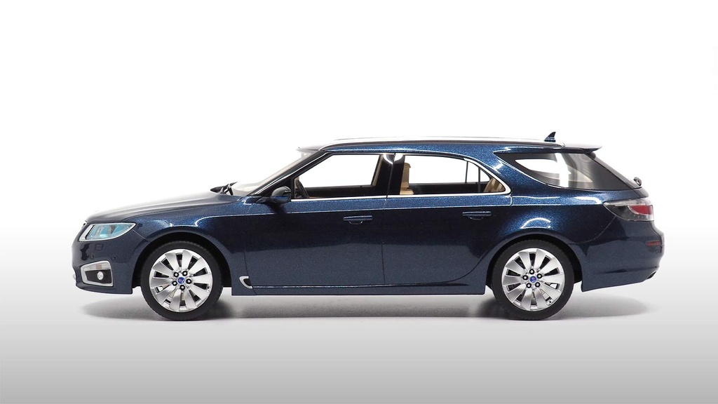 1:18 SAAB 9-5 SPORTCOMBI - 2010 EDICIÓN LIMITADA NUMERADA
