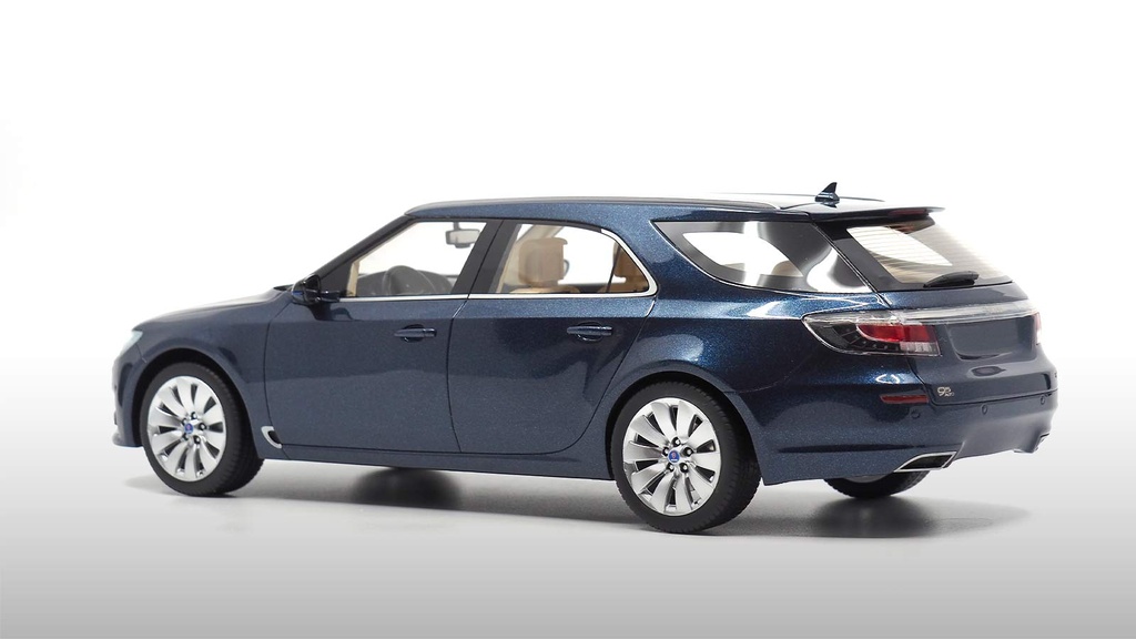 1:18 SAAB 9-5 SPORTCOMBI - 2010 EDICIÓN LIMITADA NUMERADA