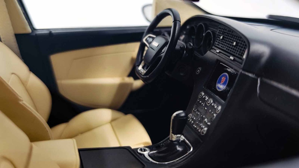 1:18 SAAB 9-5 SPORTCOMBI - 2010 EDICIÓN LIMITADA NUMERADA