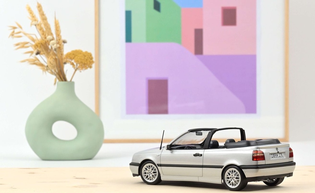 1:18 VOLKSWAGEN GOLF III CABRIOLET - 1995