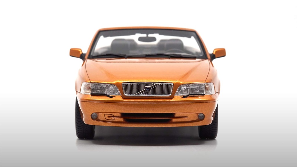 1:18 VOLVO C70 CONVERTIBLE - NEW EDITION - 1999 EDICIÓN LIMITADA NUMERADA