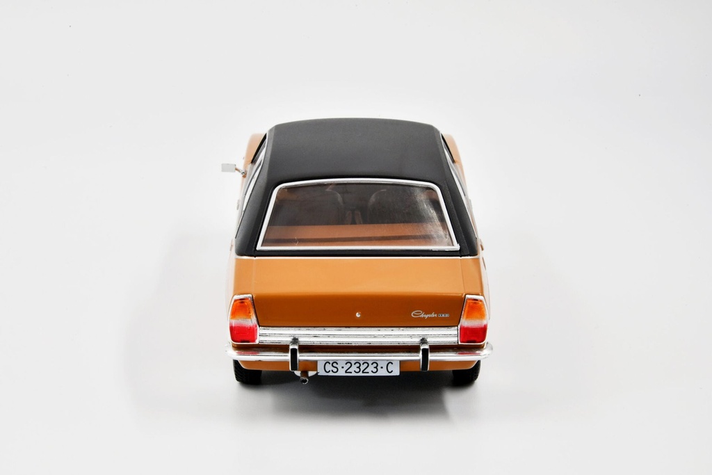 1:24 CHRYSLER 180 - 1975 + VITRINA 1:24