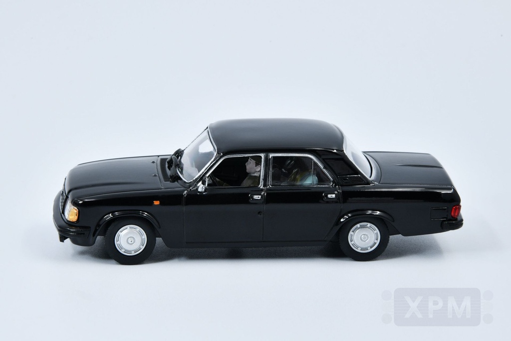 1:43 GAZ VOLGA - GOLDENEYE- JAMES BOND 007- 1995
