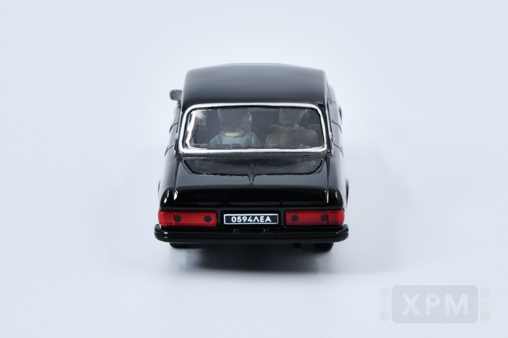 1:43 GAZ VOLGA - GOLDENEYE- JAMES BOND 007- 1995