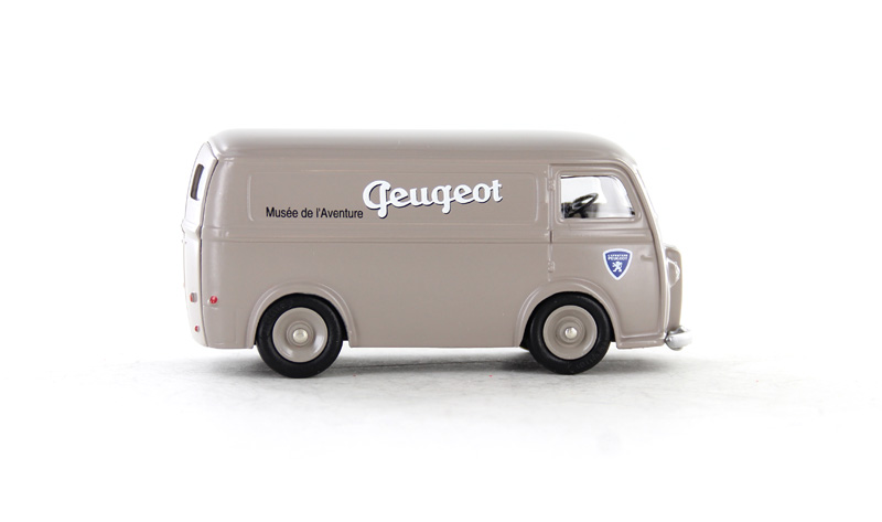 1:43 PEUGEOT D4 A "PEUGEOT" CON SWAROVSKI®  - EDICIÓN LIMITADA NUMERADA - MINIALUXE