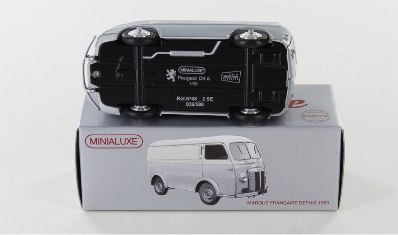 1:43 PEUGEOT D4 A CON SWAROVSKI®  - EDICIÓN LIMITADA NUMERADA - MINIALUXE