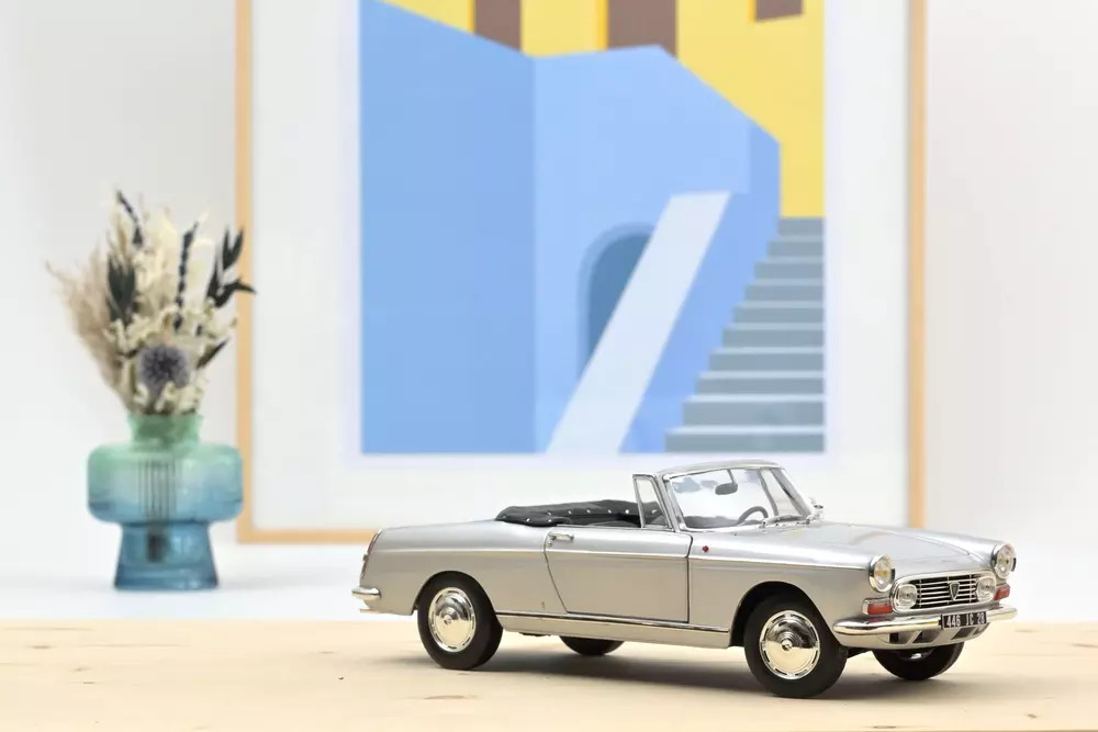1:18 PEUGEOT 404 CABRIOLET- 1967