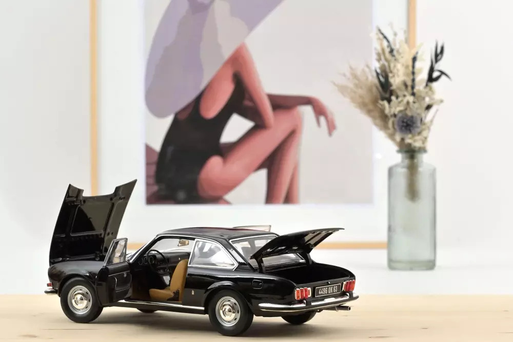 1:18 PEUGEOT 504 COUPE- 1972