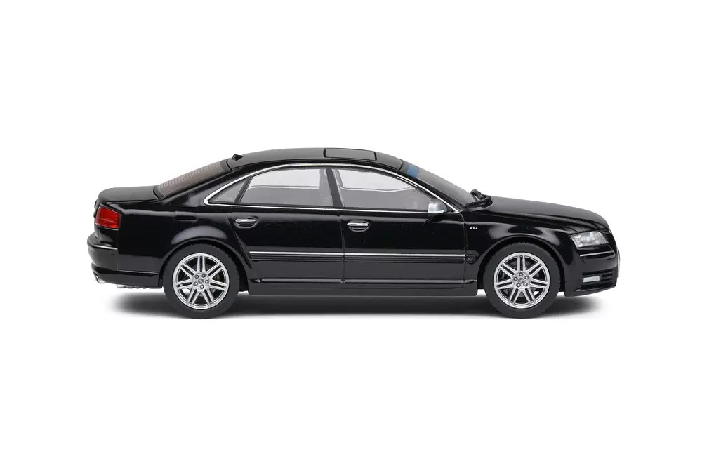 1:43 AUDI S8 (D3) – 2010