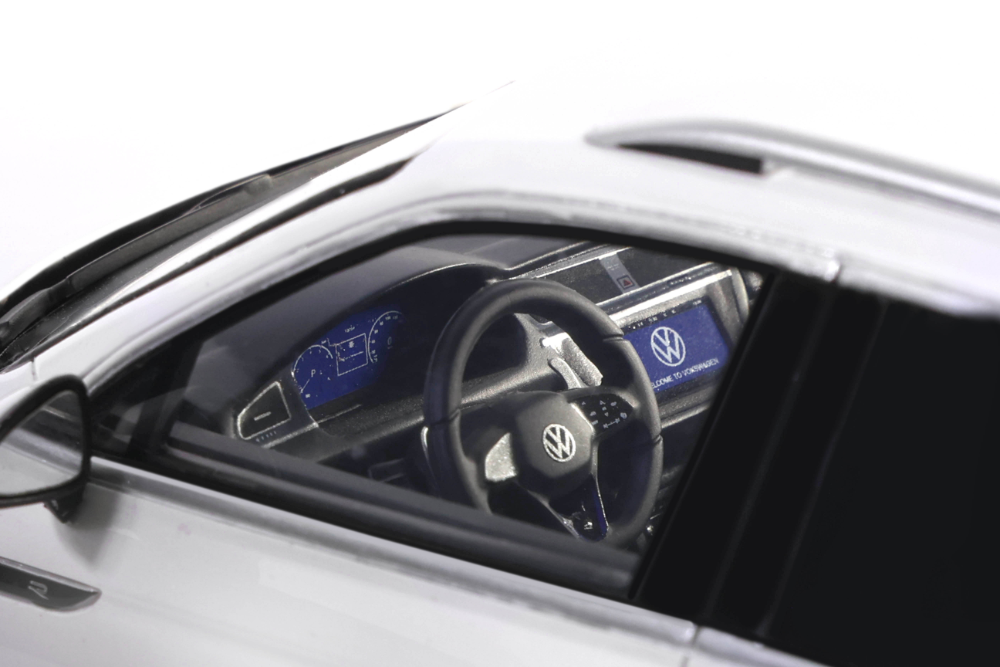 1:18 VOLKSWAGEN TIGUAN R - 2021 EDICIÓN LIMITADA NUMERADA