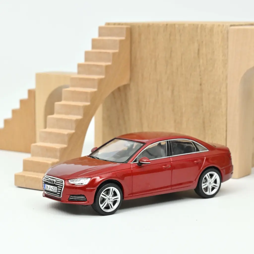 1:43 AUDI A4 - 2015