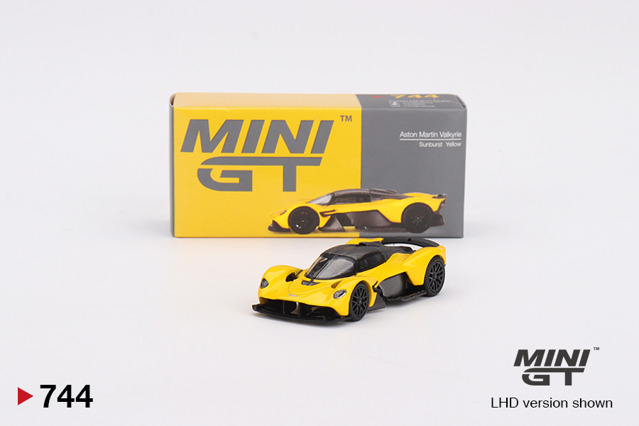 1:64 ASTON MARTIN VALKYRIE 2023 SIMS MANS 2023 JACK AITKEN - PIPO DERANI - ALEXANDER