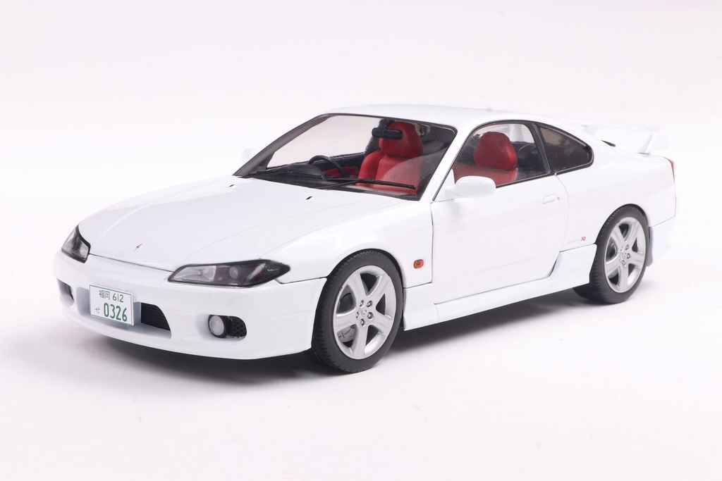 1:18 NISSAN SILVIA S15 SPEC-R AERO - 1999