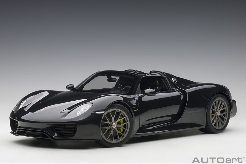 PORSCHE 918 SPYDER Weissach Package 1:12 AUTOART