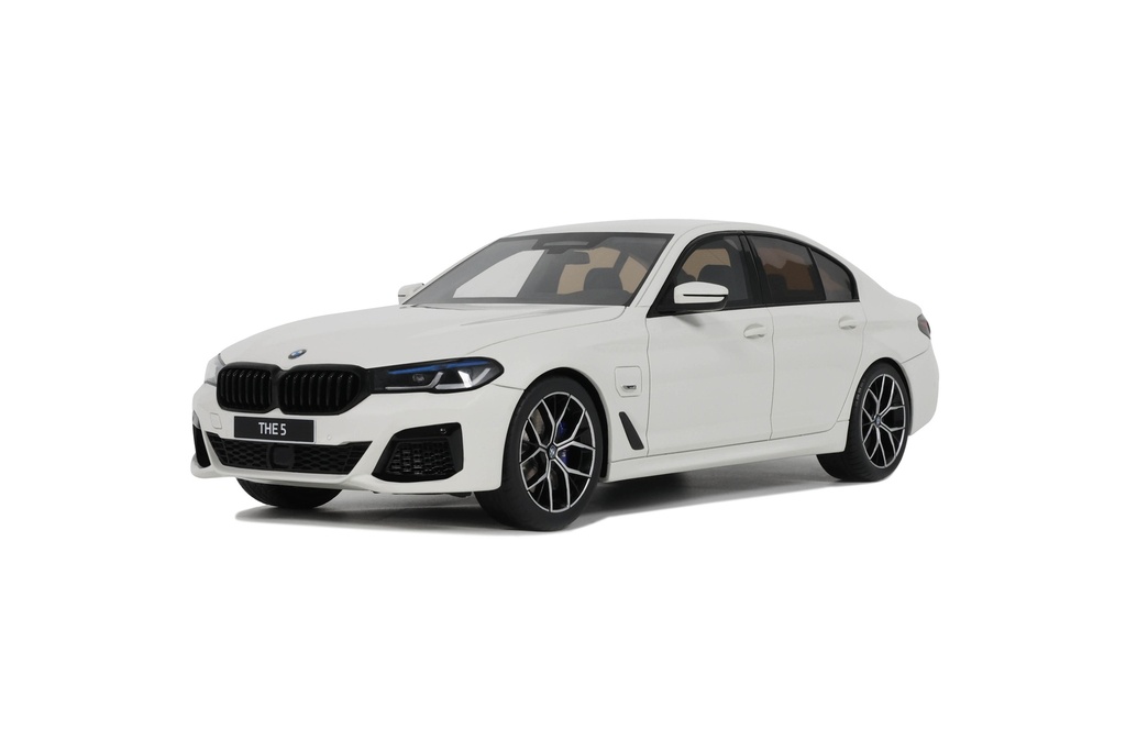 1:18 BMW 545E X DRIVE SALOON M SPORT - 2023 EDICION LIMITADA NUMERADA