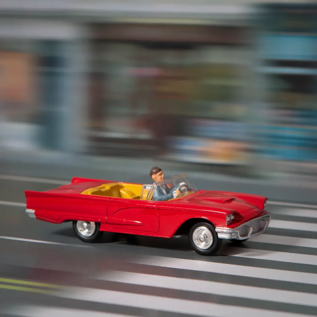 215S  FORD THUNDERBIRD - OPEN SPORTS TOP WITH SUSPENSION - 1959