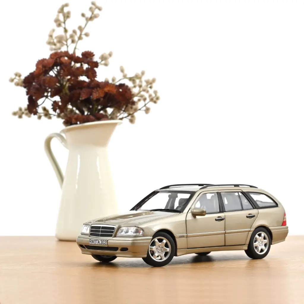 1:18 MERCEDES-BENZ CLASE C T-MODEL - 1997