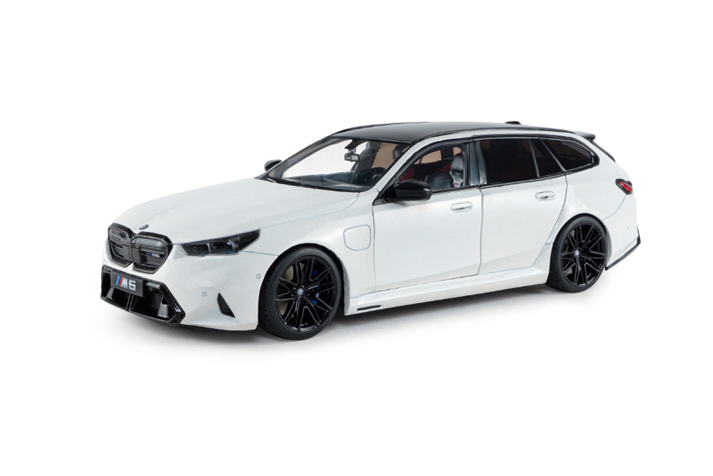 1:18 BMW M5 TOURING (G99) - 2025