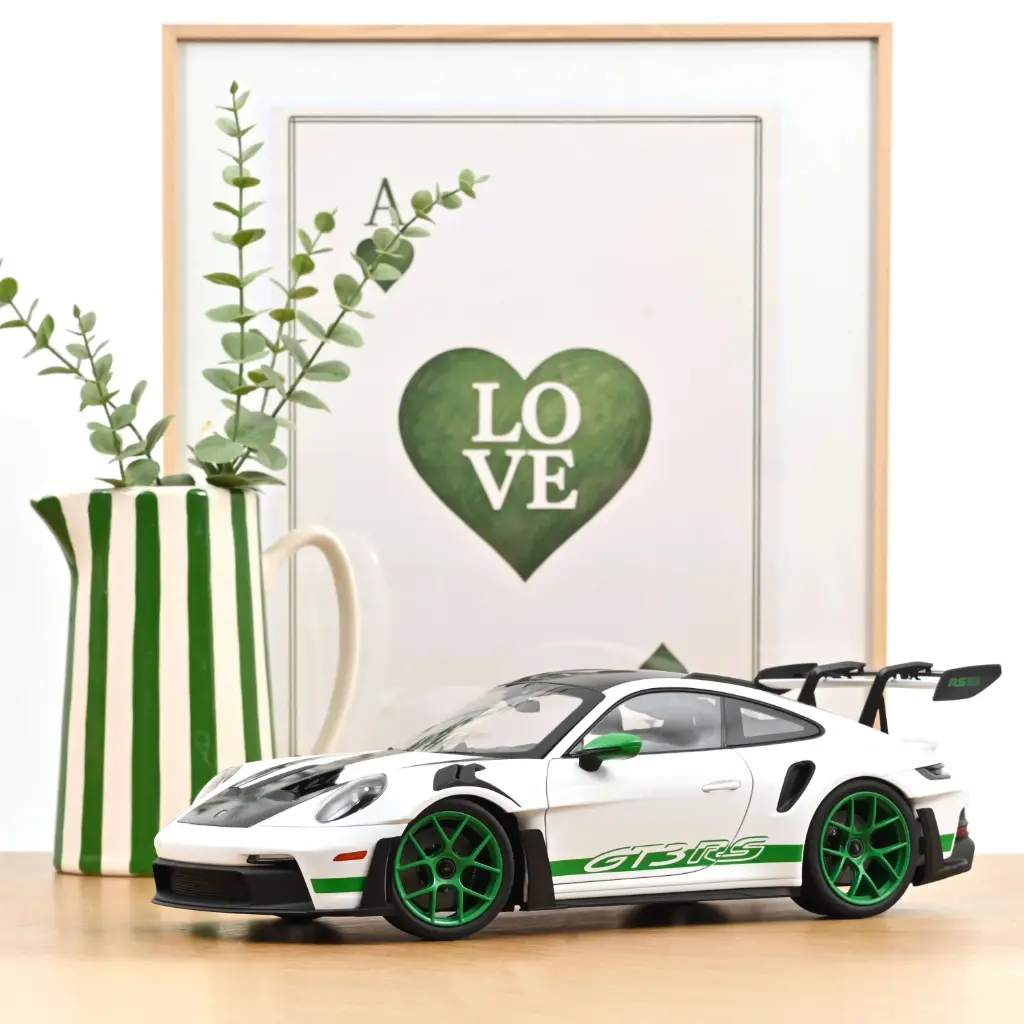 1:18 PORSCHE 911 GT3 RS TRIBUTE TO CARRERA RS - 2022