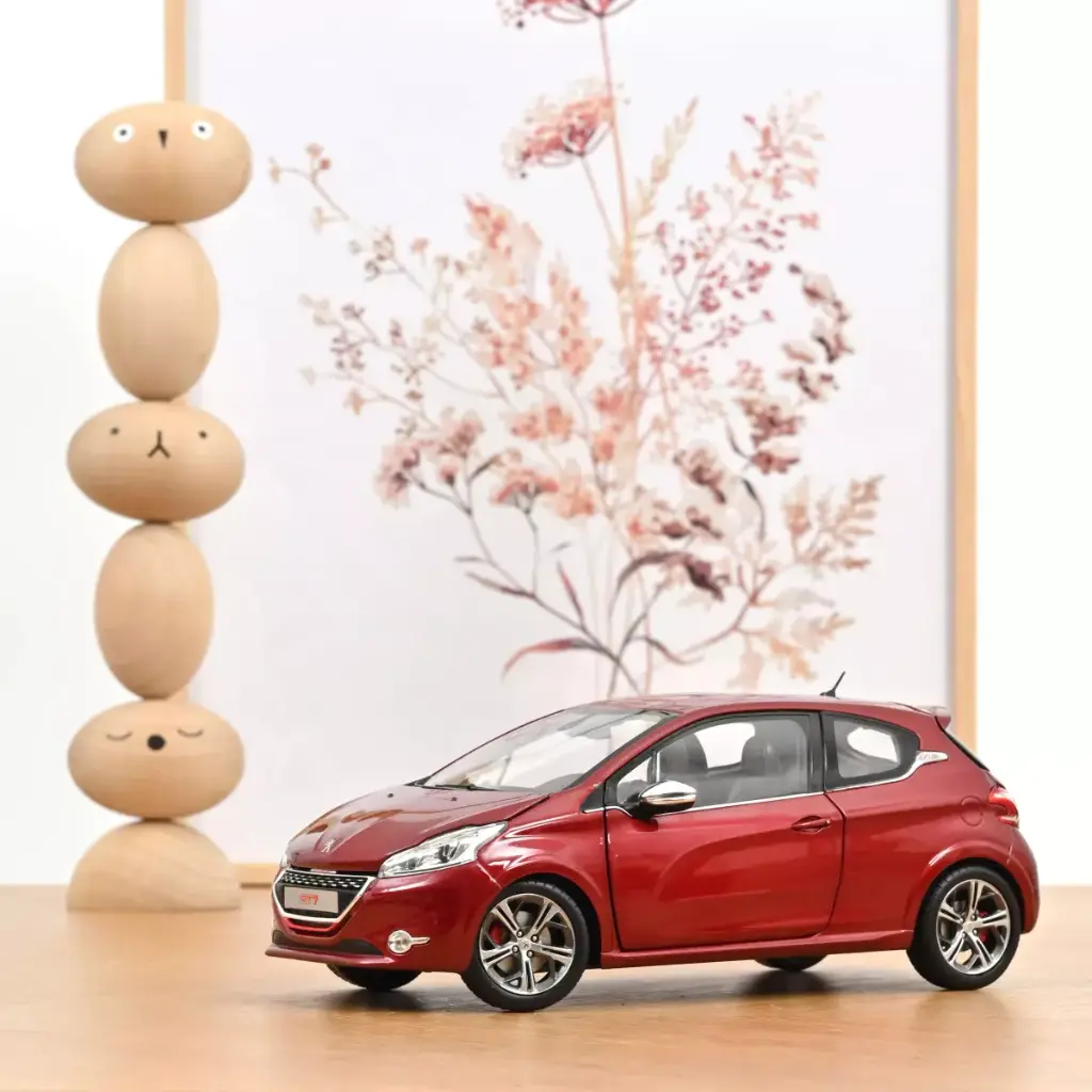 1:18 PEUGEOT 208 GTI - 2013