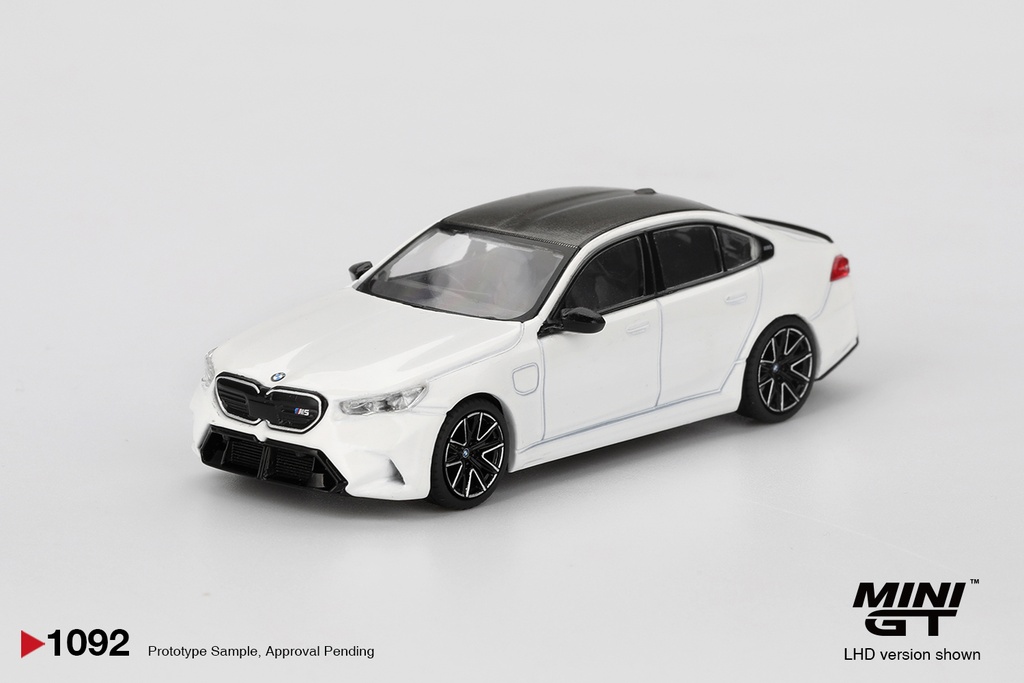 1:64 BMW M5 (G90) - 2025