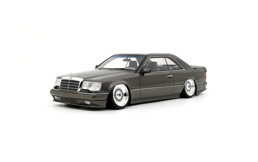 1:18 MERCEDES-BENZ C124 AMG "STANCE" - 2022