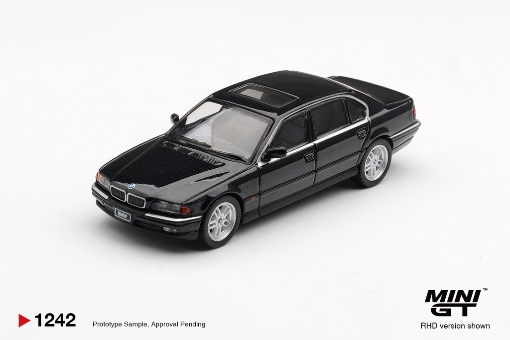 1:64 BMW 750IL (E38) - 1999