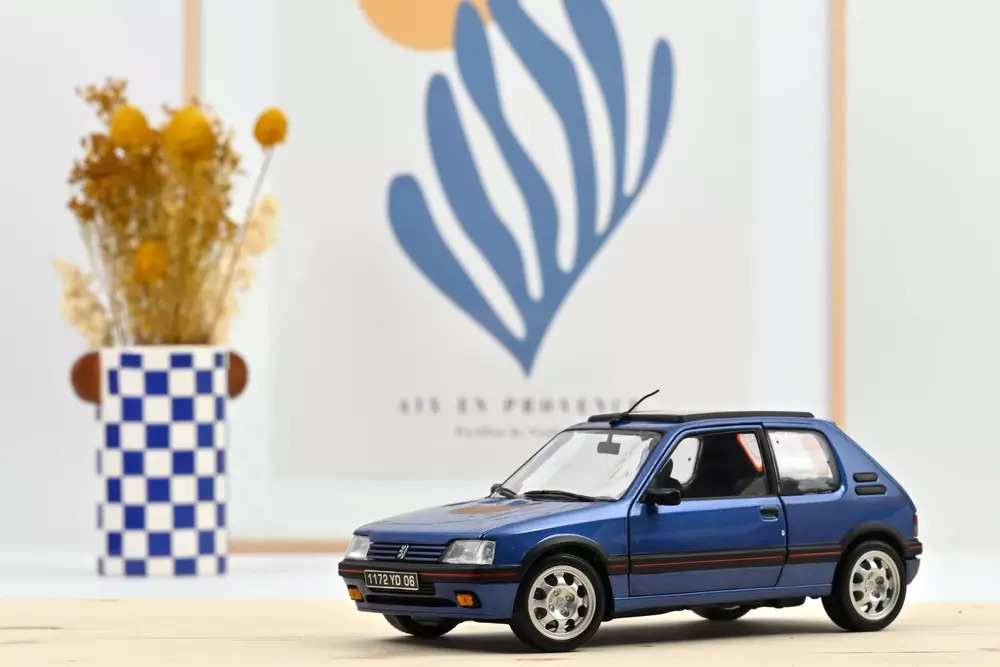 PEUGEOT 205 GTi 1.9 - 1992 (CON TECHO SOLAR)