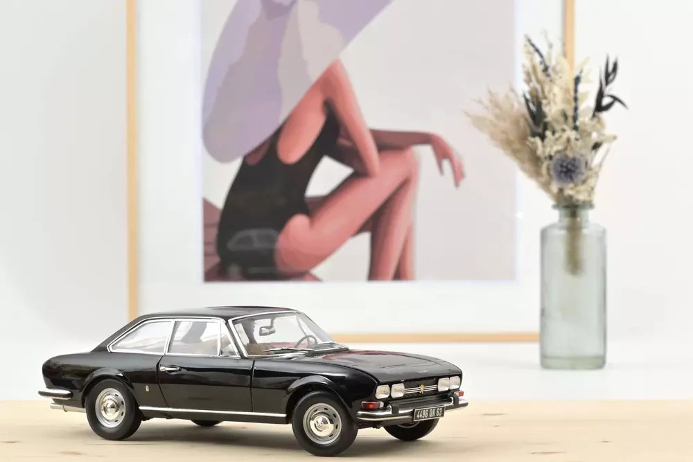 1:18 PEUGEOT 504 COUPE- 1972