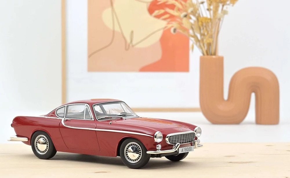 1:18 VOLVO P1800 - 1961