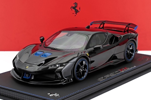[P18237Q] FERRARI SF90 XX STRADALE NERO DAYTONA / BLACK BLUE CON VITRINA - BBR