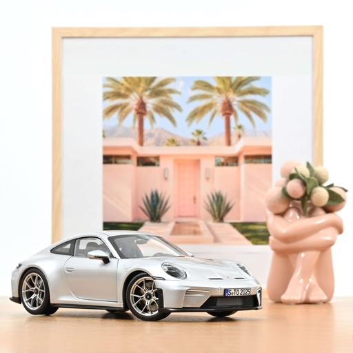 [187002] 1:18 PORSCHE 911 (992.2) GT3 TOURING PACK - 2025